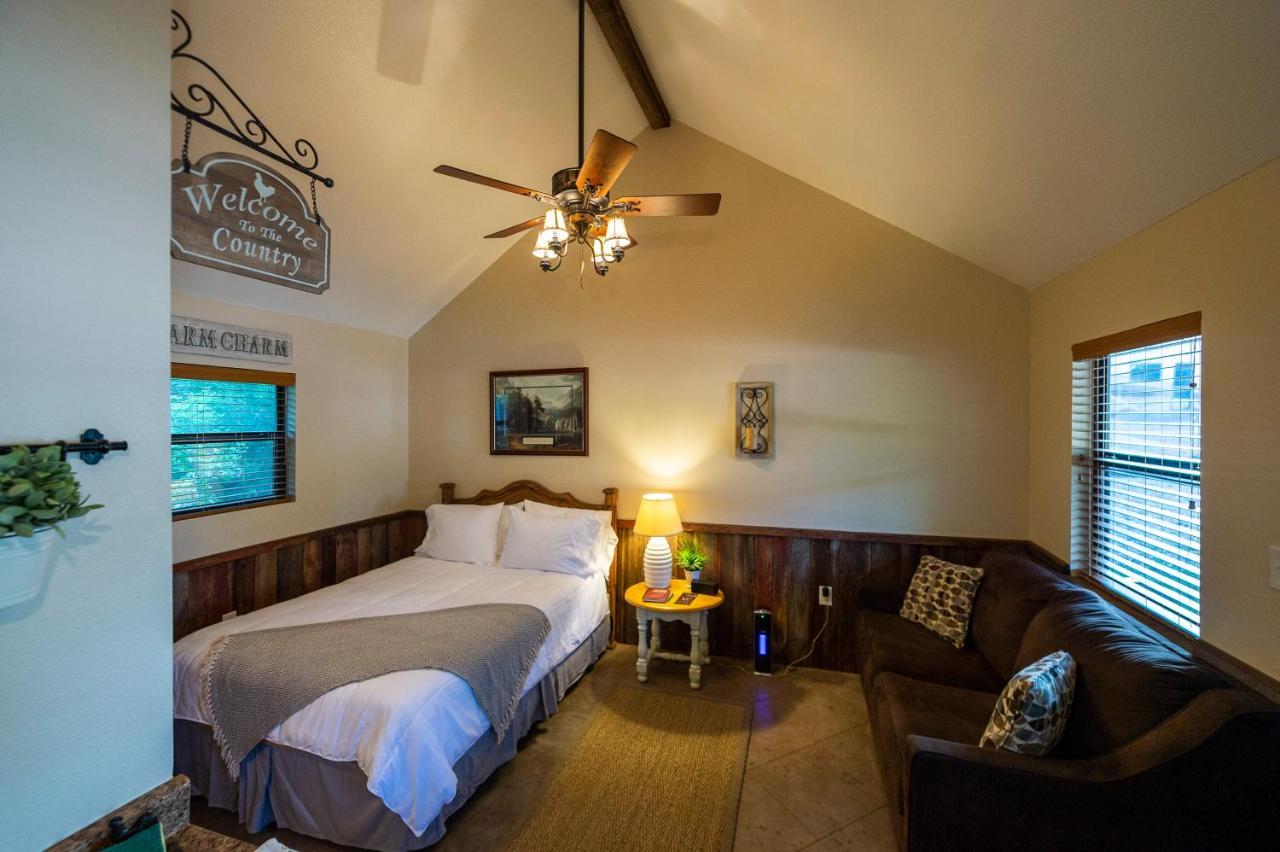 Cabin 1 Rental 15 Minutes From Magnolia And Baylor Waco Exterior foto
