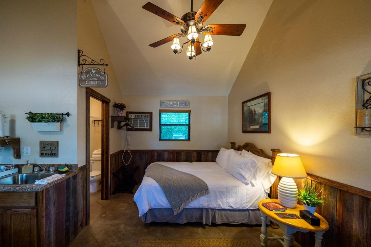 Cabin 1 Rental 15 Minutes From Magnolia And Baylor Waco Exterior foto